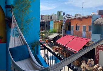 Departamento Chepe allows 18 year olds to book a room