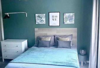 Studio Magali 2 allows 18 year olds to book a room