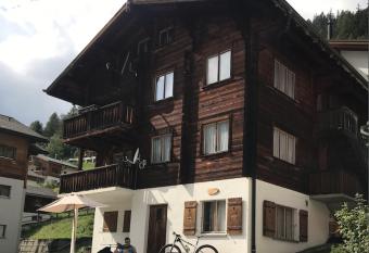 Ferienwohnung im Chalet Boubou allows 18 year olds to book a room