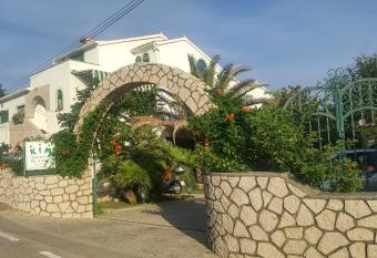Apartments Kim has Balcony rooms