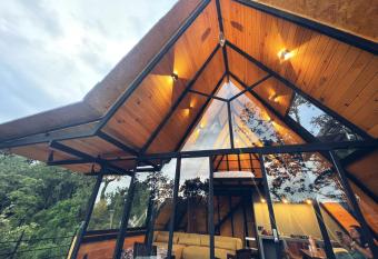 Woodland Cabins has Balcony rooms