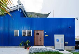          D-             allows 18 year olds to book a room