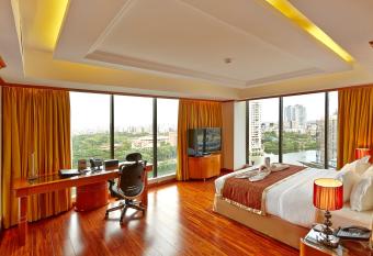 Six Seasons Hotel has Balcony rooms