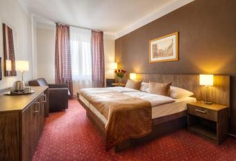 Hotel Harmony allows 18 year olds to book a room