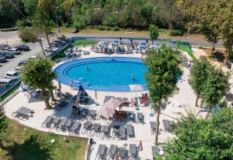 Hotel Apollo has Balcony rooms