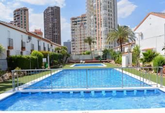 Ola Azul Stay Bungalow allows 18 year olds to book a room