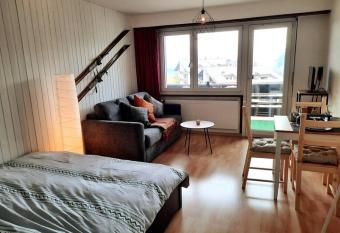 Le Tracouet - Central et cosy studio has Balcony rooms