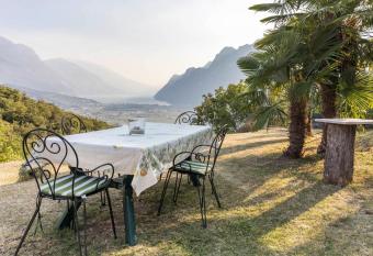 Casa Zanoni has Balcony rooms
