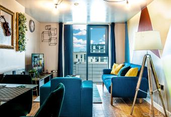 Beyond Blonk Apartments has Balcony rooms