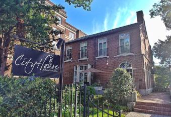 City House Bed and Breakfast allows 18 year olds to book a room