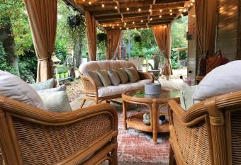 Chalet Maurice has Balcony rooms