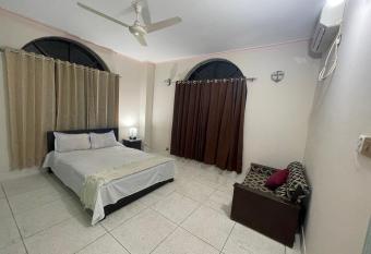 GlenFich Suites & Resorts Dhaka has rooms with a private hot tub