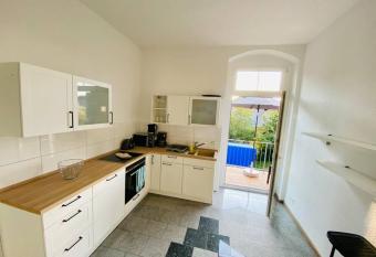 Liebevolle Fewo Seestadt mit Balkon und Badewanne has Balcony rooms