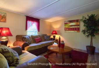 Room in BB - Pleasant Days Bb Tropical Master Suite has Balcony rooms