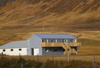 Urdartindur Guesthouse and Cottages has Balcony rooms