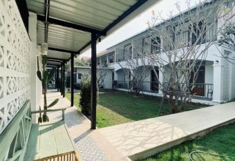 Baan Chiang Bed Lampang has Balcony rooms