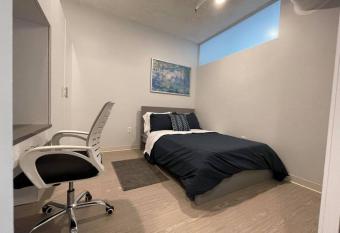 Cozy Resort Style Lodging Min From The Plaza 112 has Balcony rooms