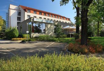 Parkhotel Hluboka Nad Vltavou allows 18 year olds to book a room