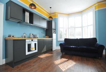 Beechurst Serviced Apartments has Balcony rooms