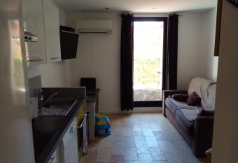 Appartement climatis   centre ville tout confort climatis   allows 18 year olds to book a room