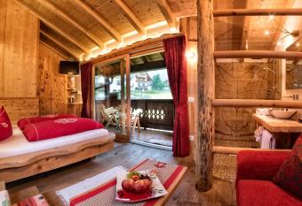 La   cia by Fana Ladina allows 18 year olds to book a room