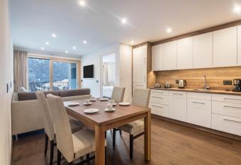 Apartment La Rodra has Balcony rooms