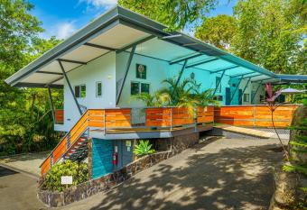 Hotel FAREMITI Uvita has Balcony rooms