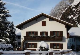 Haus Oetz allows 18 year olds to book a room