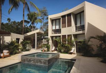 La Boh  me Sayulita allows 18 year olds to book a room