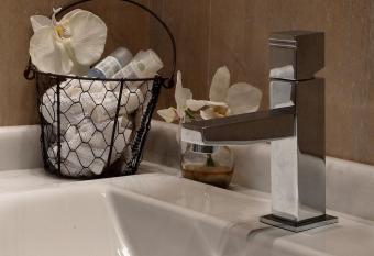 Hotel Asador Arriarte allows 18 year olds to book a room