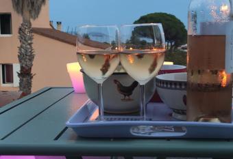 Suite avec tropezienne vue mer has Balcony rooms