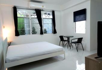 Room79 has rooms with a private hot tub