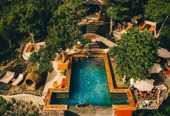 Nakabalo Guesthouse & Restaurant has Balcony rooms