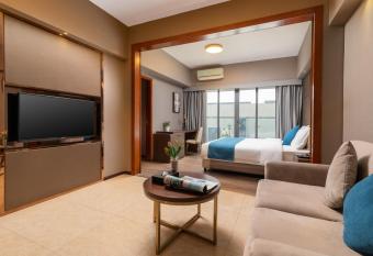 Foshan Poltton International Serviced Apartment has Balcony rooms