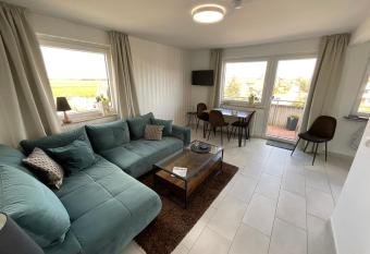 Ferienwohnung in Dornumersiel an der Nordsee allows 18 year olds to book a room