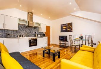 Exclusive City Centre Apartment allows 18 year olds to book a room