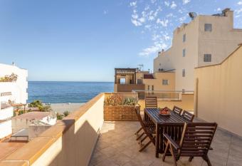Atico Mediterraneo has Balcony rooms