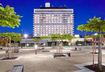 Hotel Cernigov allows 18 year olds to book a room