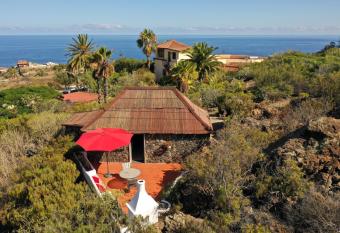 Pajar - Finca Tabaiba By TOR allows 18 year olds to book a room