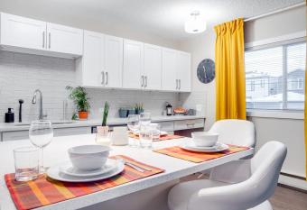 Gorgeous 2Br Condo w Parking Patio Coffee! has Balcony rooms