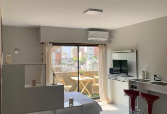 Monoambiente moderno has Balcony rooms