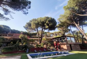 Villa Maresme & Villa Rosa has Balcony rooms