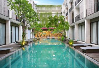 Hotel Terrace at Kuta has Balcony rooms