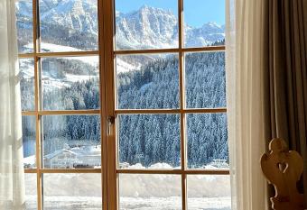 Cozy Winter - Luxury Chalet at the foot of the Dolomites allows 18 year olds to book a room