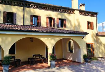 Agriturismo La Foscarina has Balcony rooms
