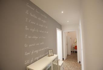 HOT AIR BALLOONS B&B allows 18 year olds to book a room