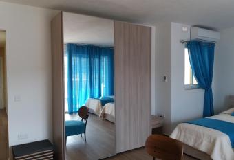 Cosy Penthouse Near The Sea. has Balcony rooms