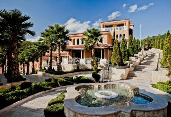 Villas Elenite Premium has Balcony rooms