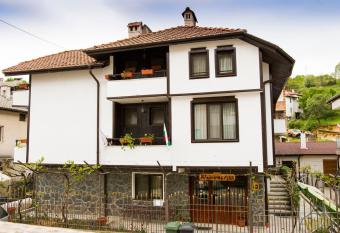 Mladenova House has Balcony rooms