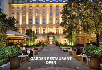 The Grand Mark Prague - The Leading Hotels of the World has rooms with a private hot tub